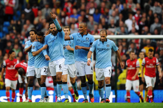 中超改跨年制，融入世界还是盲目跟风？（中超跨年赛制：接轨国际还是盲从潮流？）