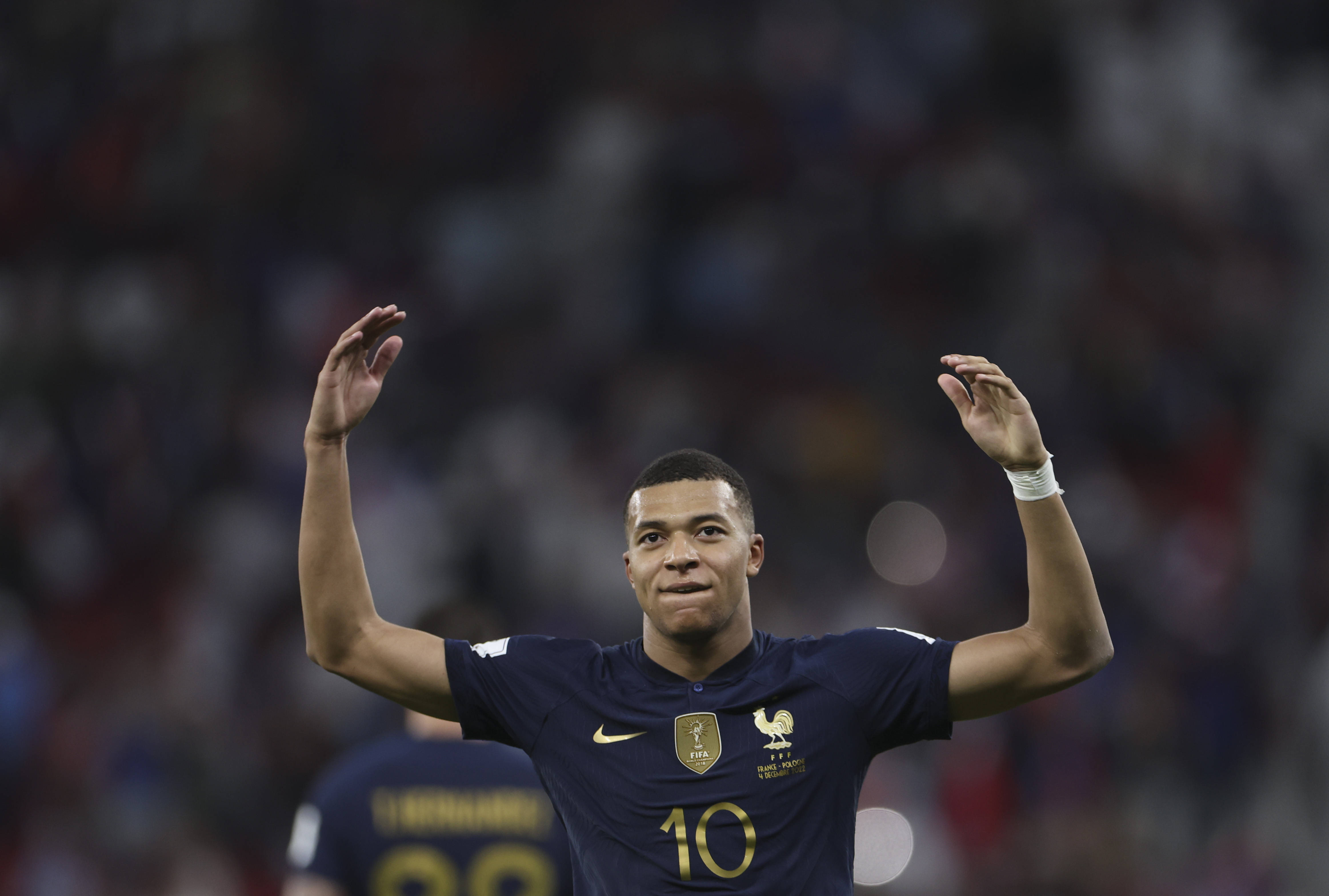 佩杜拉：那不勒斯持续追逐梅努；洛伦佐-卢卡换奇克传闻不实（佩杜拉：那不勒斯仍在追逐梅努，洛伦佐-卢卡与洛夫图斯-奇克互换传闻不实）